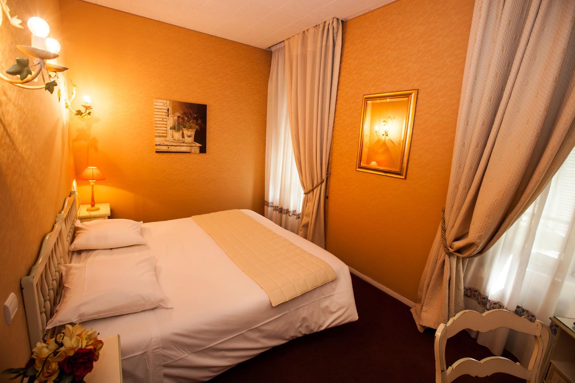 Отель Paris Rome Ментона Экстерьер фото